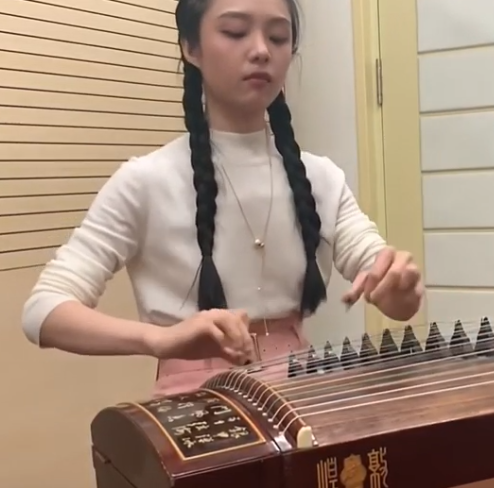 2025蛇蛇的直播间